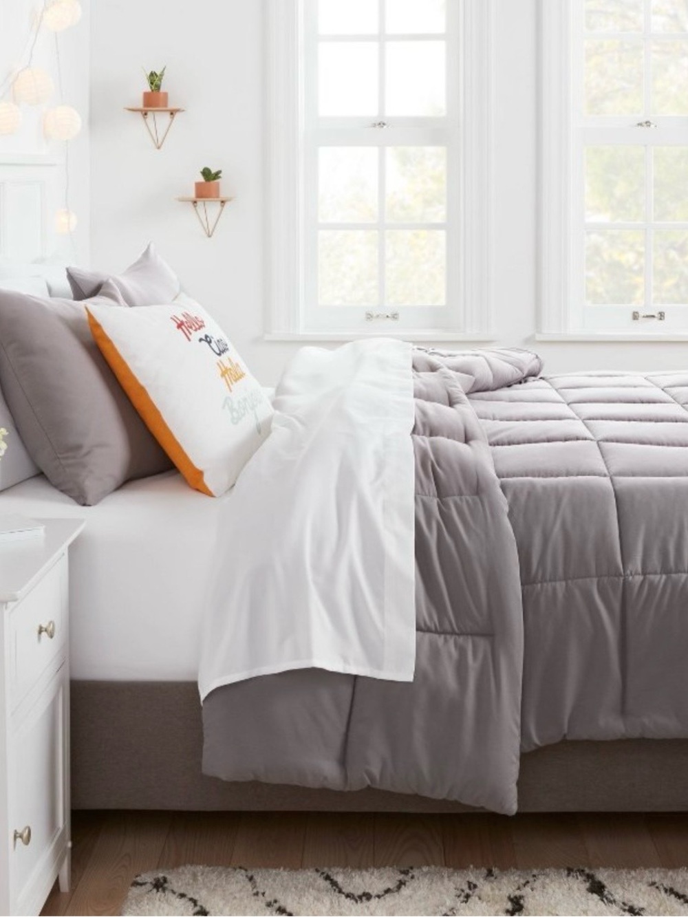 Room Essentials Down Alternative Washed Microfiber Reversible Comforter King